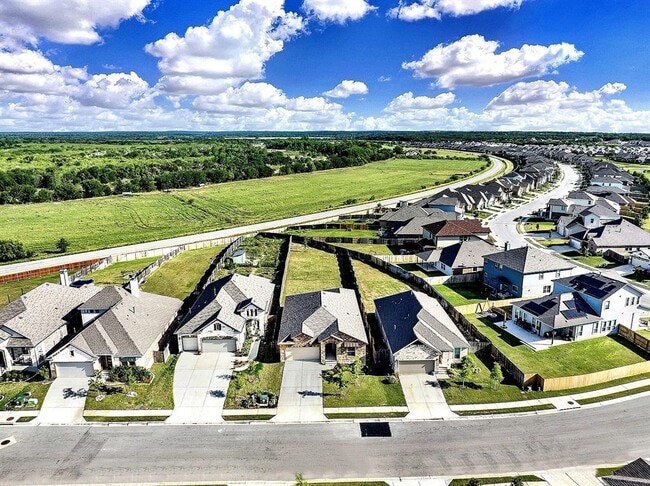 Building Photo - 116 Alba Ave