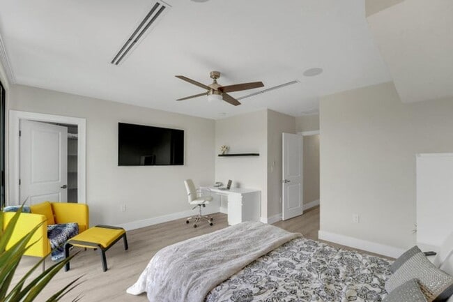 Building Photo - 1238 NE 17th Ave