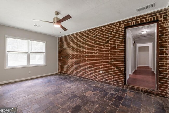 Building Photo - 6414 Shadow Rock Dr