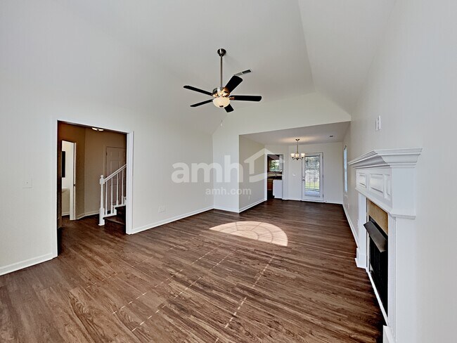 Building Photo - 817 Laramie Ct