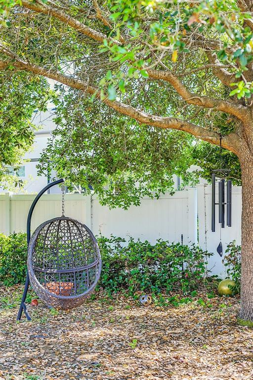 Building Photo - 1640 Palm Ave