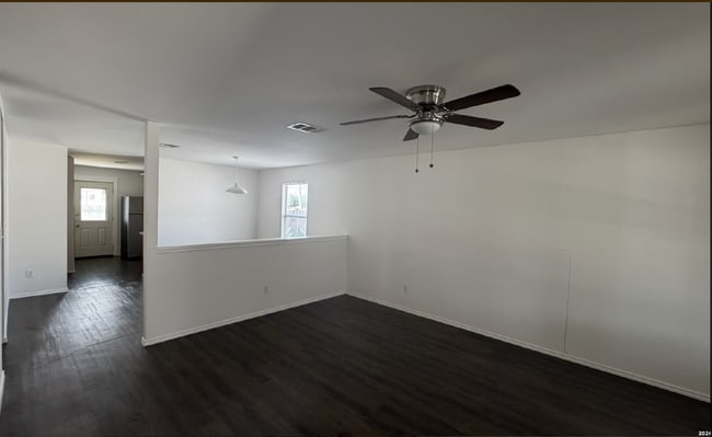 Building Photo - "Charming 3-Bedroom Oasis with 2 Full Baths in Converse, TX