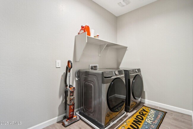 Building Photo - 4869 E Muriel Dr