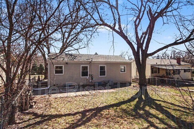 Building Photo - 1606 Cole Creek Dr