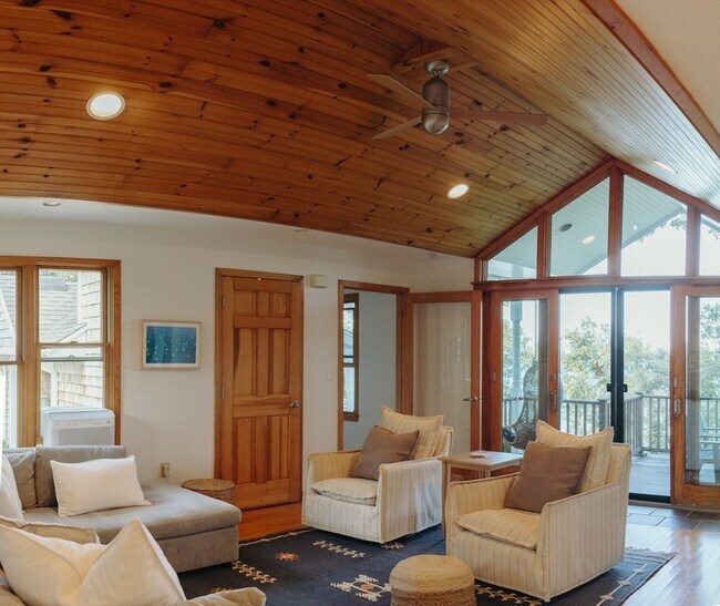 Building Photo - 55 Lookout Point Rd