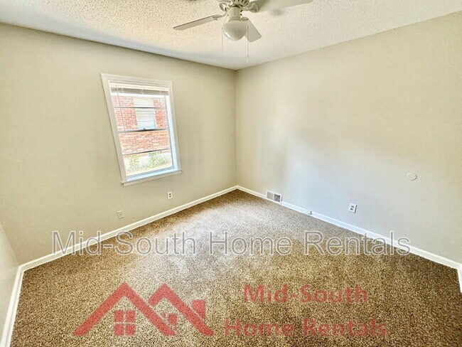 Building Photo - 2168 Carnes Ave
