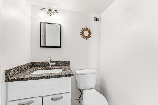 Building Photo - 3450 S Ocean Blvd