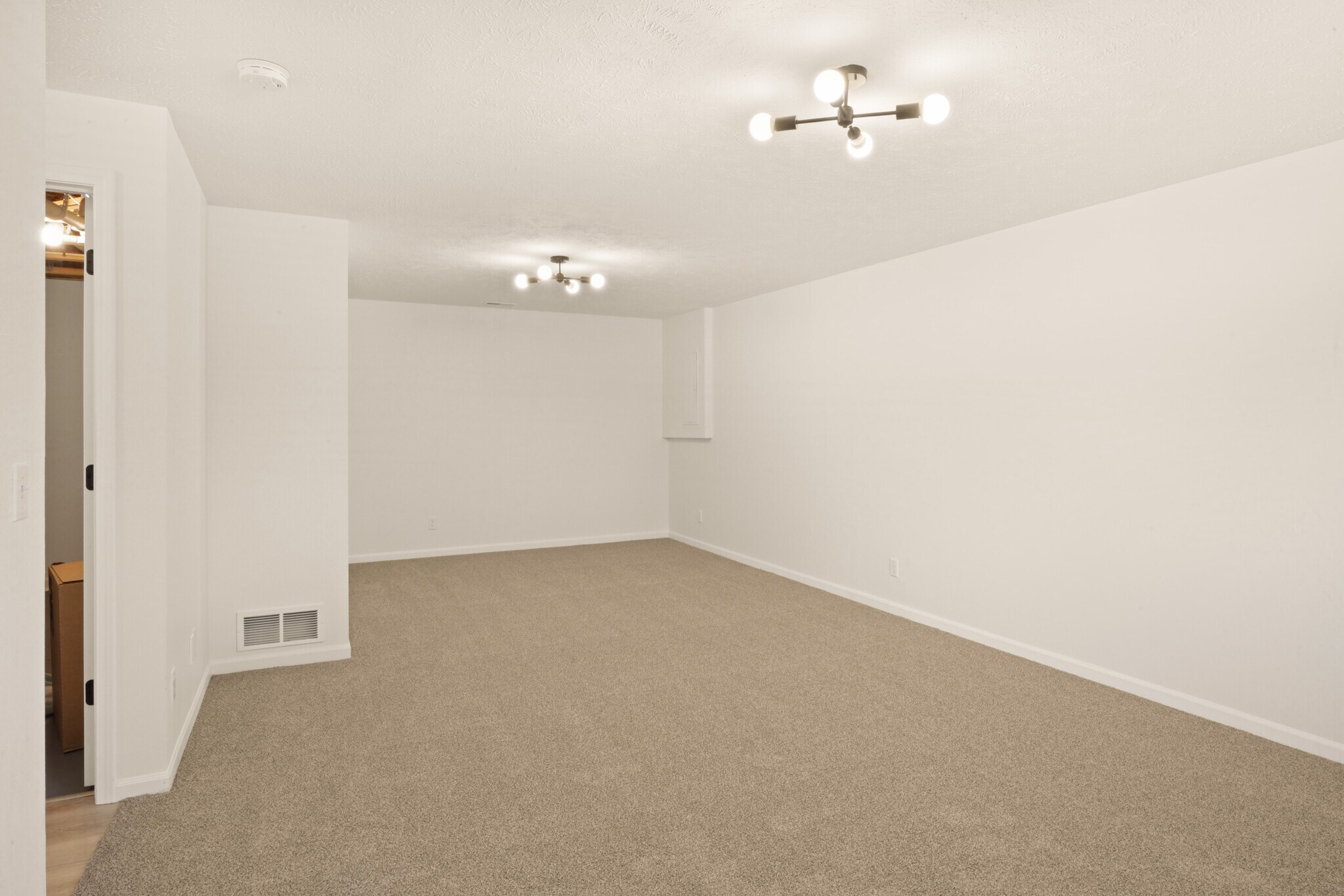 Building Photo - 13713 S 44th St