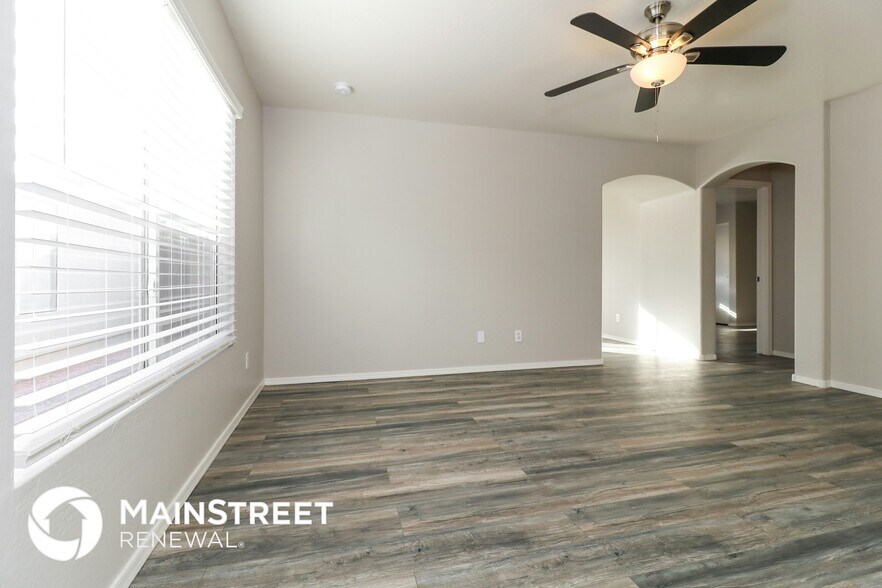 Building Photo - 11825 W Altadena Ave