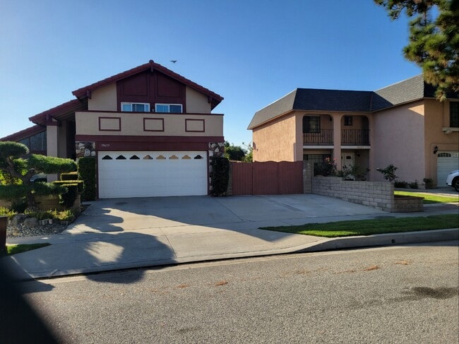 Building Photo - 19633 Nicholas Ave