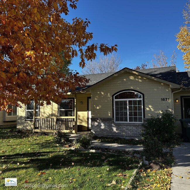 Building Photo - 1671 Klemmer Ave N