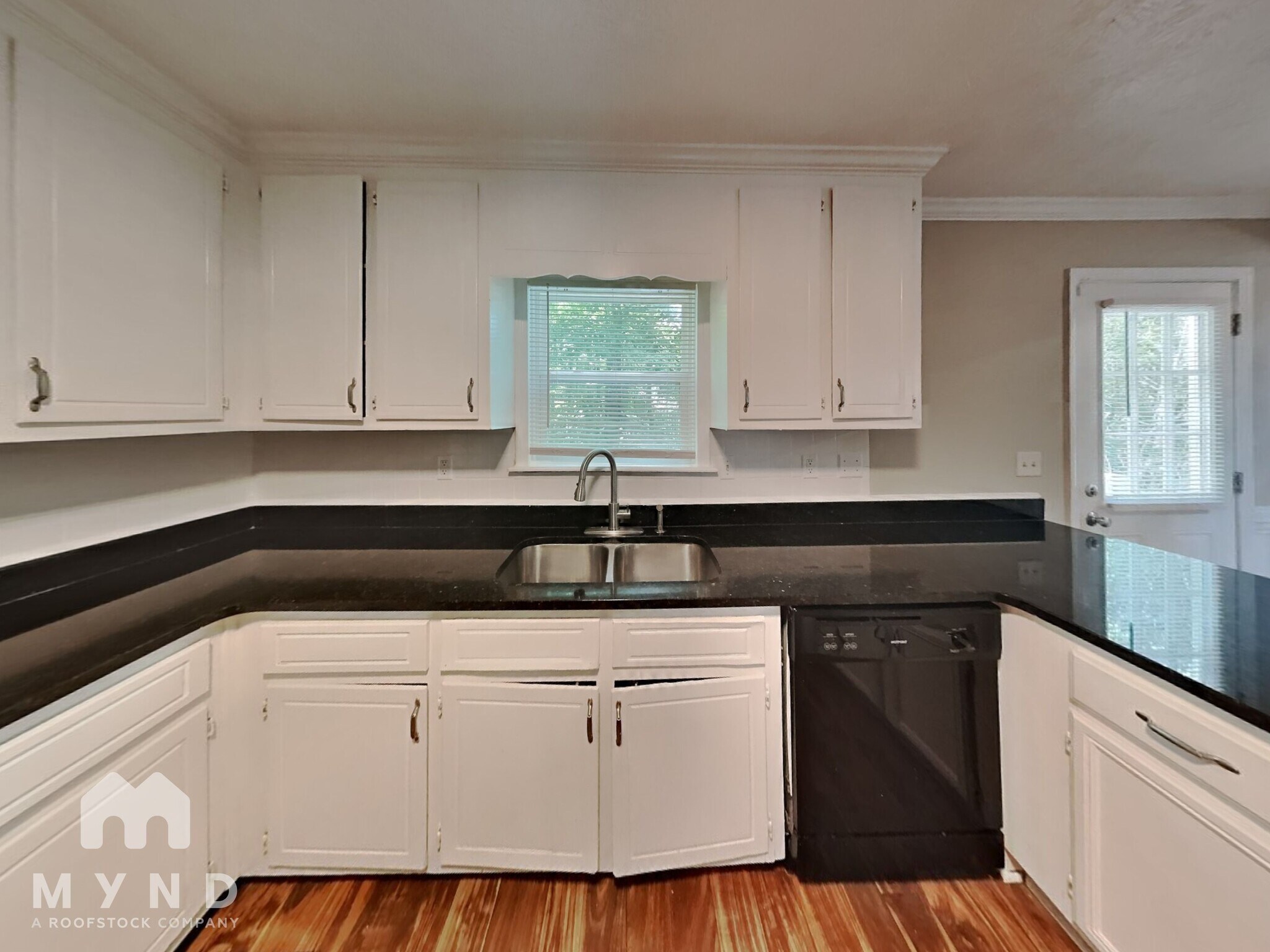 Building Photo - 3004 Cardinal Dr