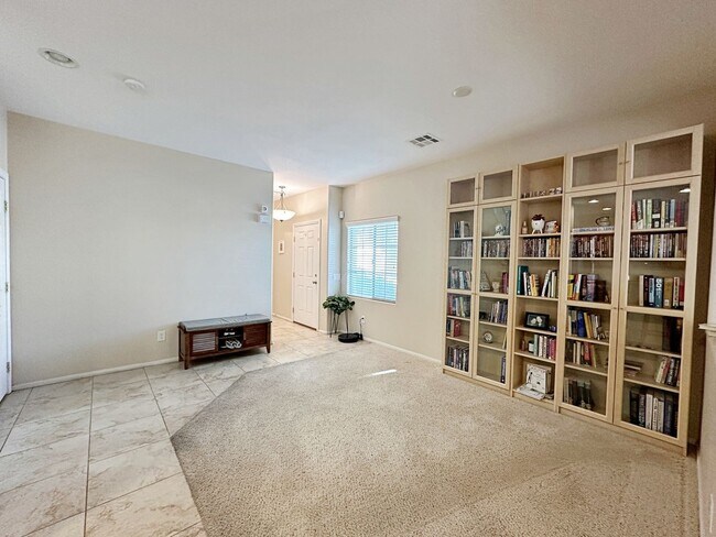 Building Photo - 3 BEDROOM + LOFT HOME IN GATED COMMUNITY I...