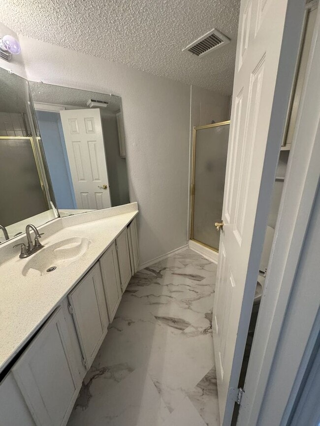 Building Photo - 6108 Abrams Rd