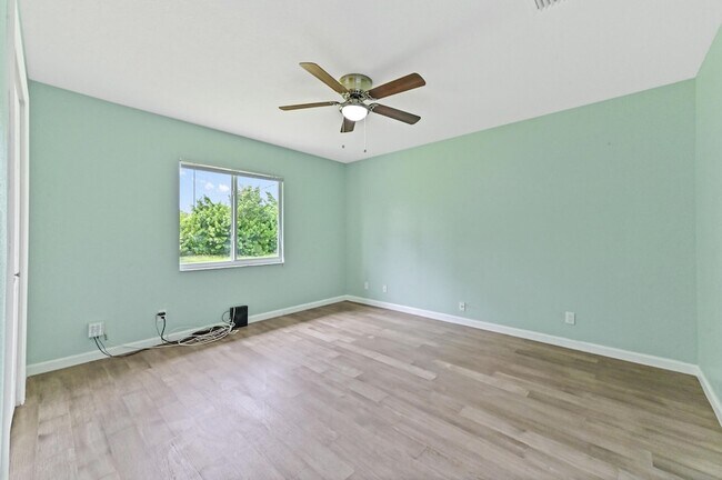 Building Photo - 17682 84th Ct N