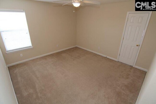 Building Photo - 5 Redbrush Ct