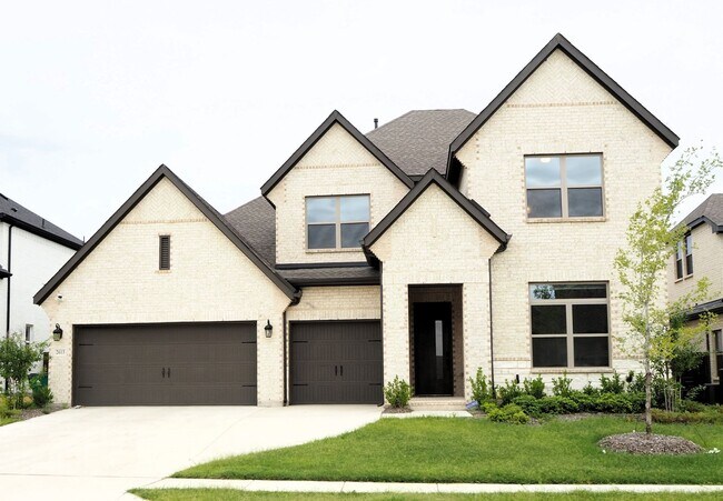 Primary Photo - 4 Bed 4.5 Bath in Argyle