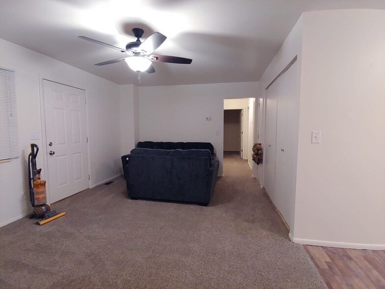 Building Photo - 351 W 200 S