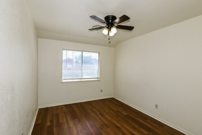 Building Photo - 3003 Falk Ct