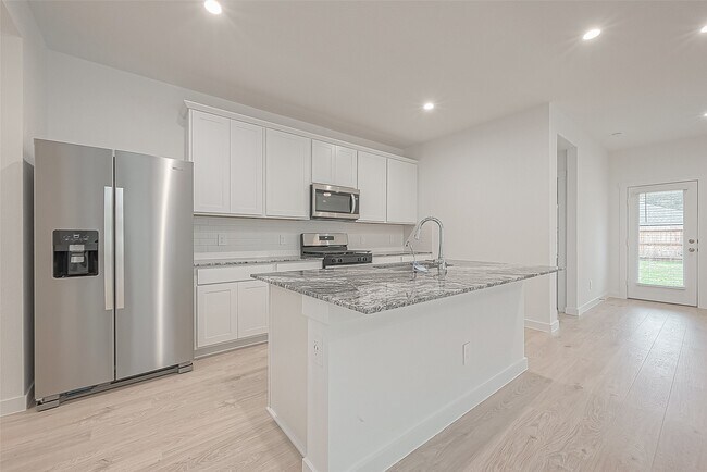 Building Photo - 4939 Pne Hvn Ln