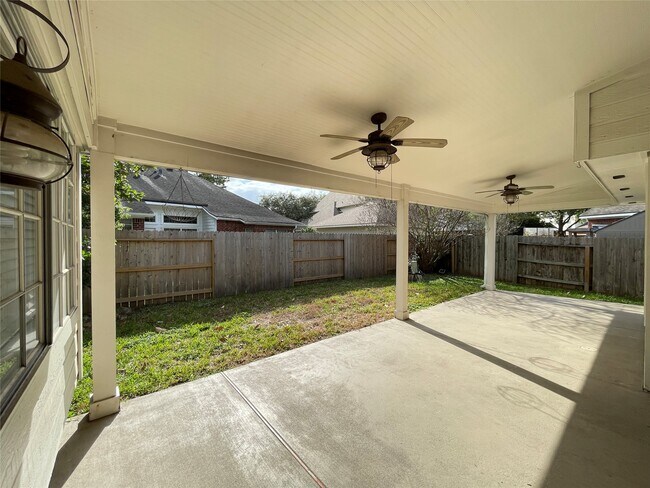 Building Photo - 17115 Cradle Cove Ct