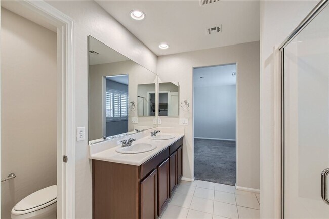 Building Photo - Gorgeous 2019 Build Home with Beautifully Landscaped Backyard! (COMING SOON)