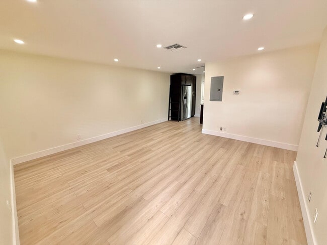 Building Photo - 1941 NE 51st Ct