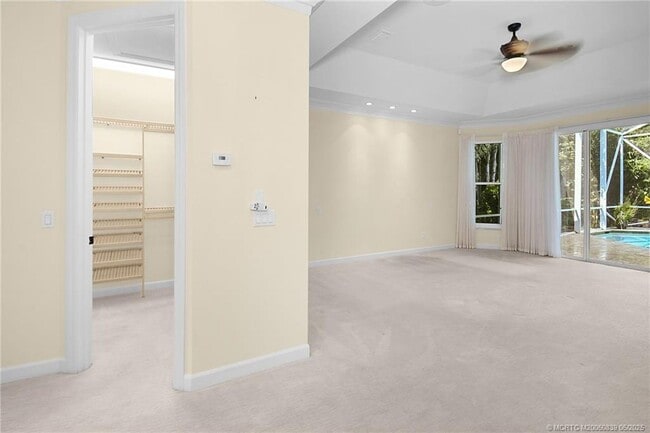 Building Photo - 158 S River Rd