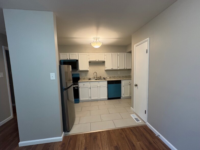 Building Photo - 10352 Forest Brook Ln