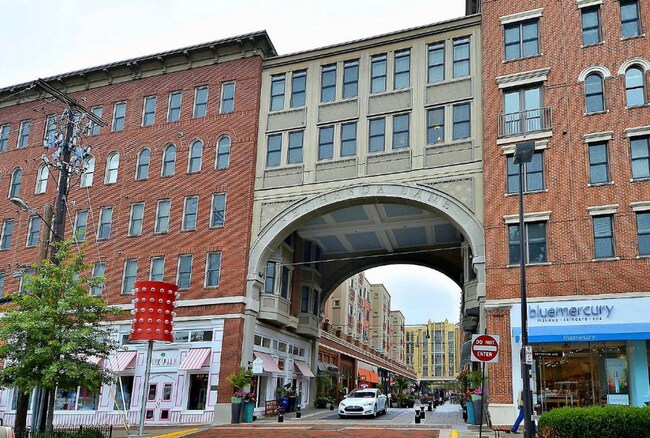 Building Photo - 4 Bed 4 Bath - Bethesda Expanded Colonial - One Car Garage