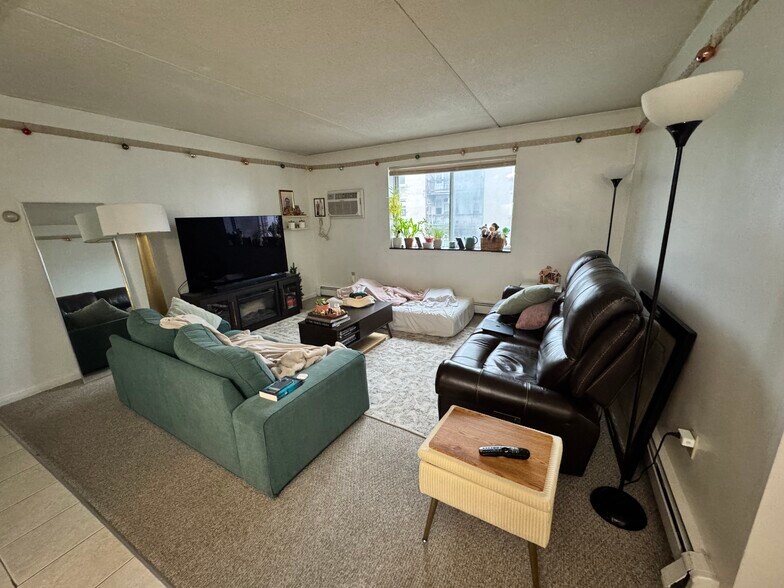 Building Photo - 80 Gardner St