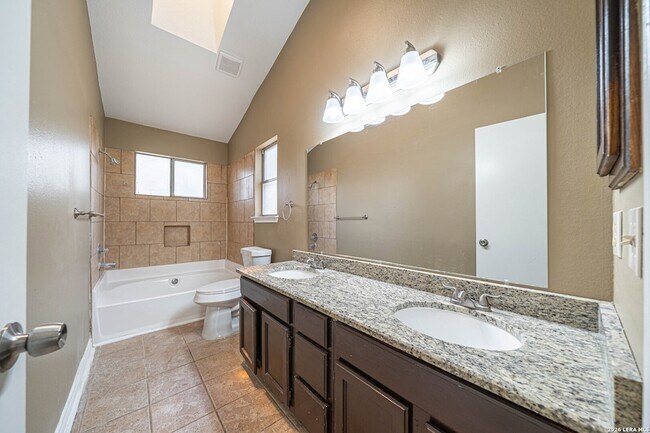 Building Photo - 821 Meadow Stone