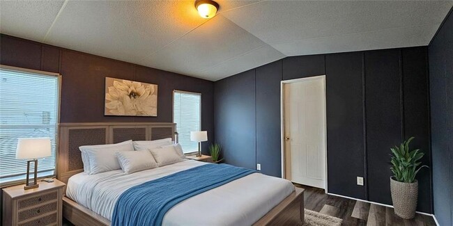 Building Photo - 4255 Smoke Creek Pkwy