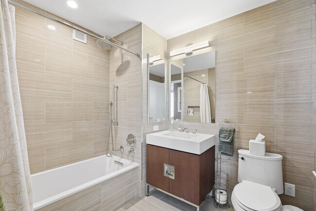 Building Photo - 99 Hudson St