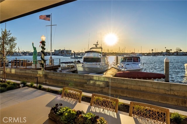 Building Photo - 130 S Bay Front