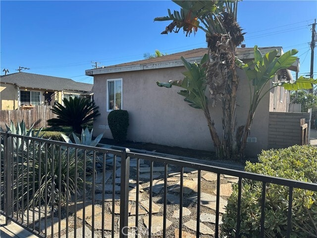 Building Photo - 5752 Jillson St