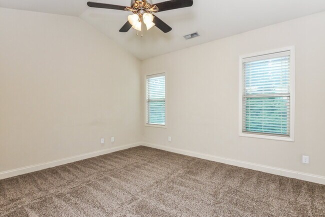 Building Photo - 12 Wensley Ct