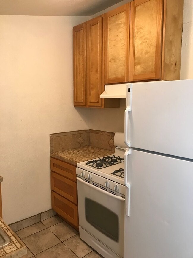 Building Photo - Cute house!