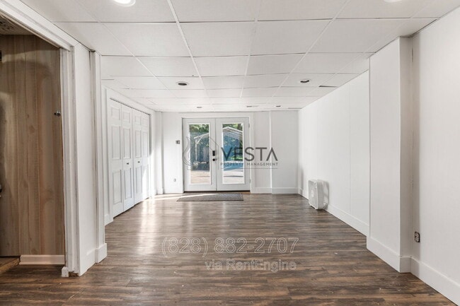 Building Photo - 12 Wood Rd