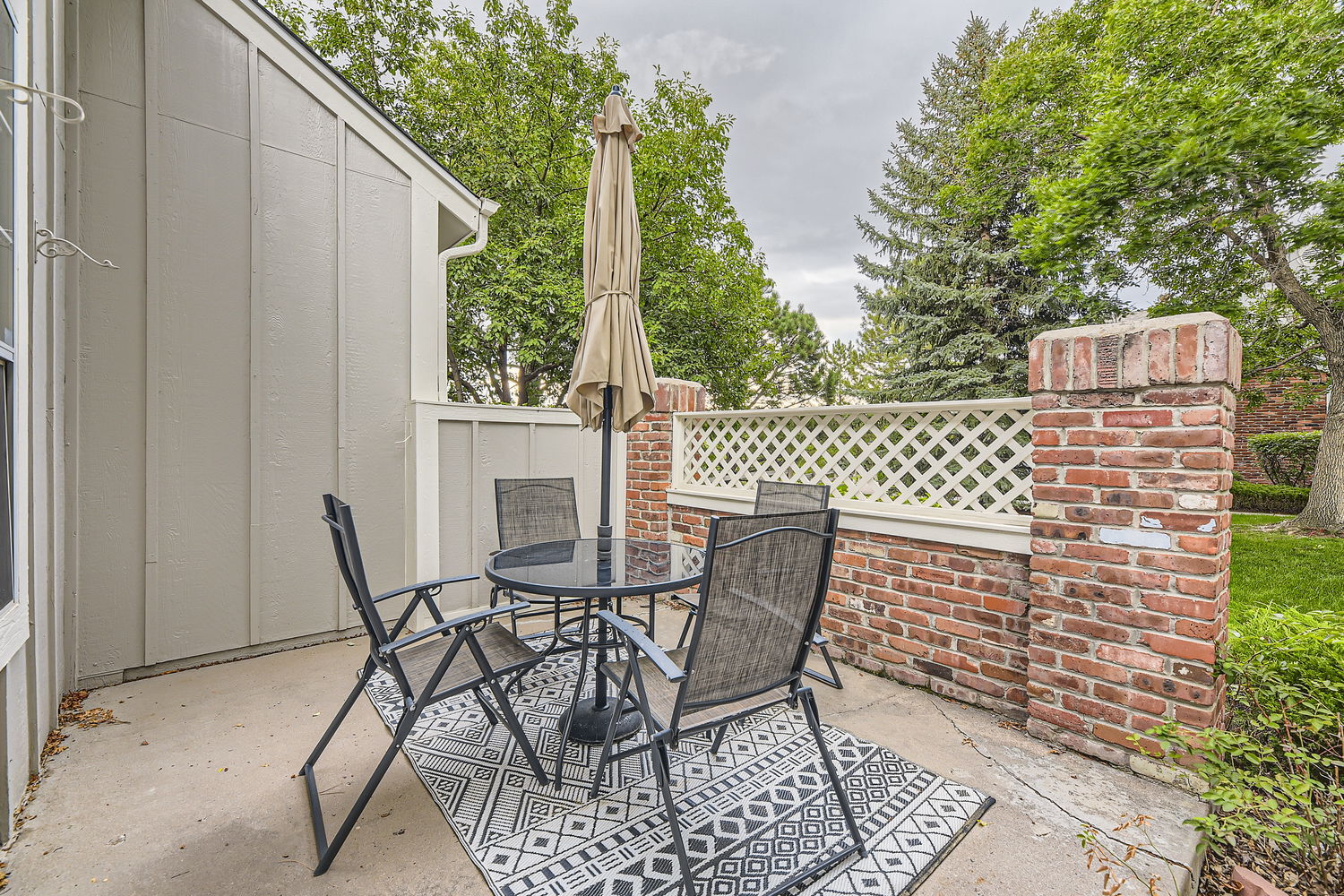 Building Photo - 2980 W Long Dr