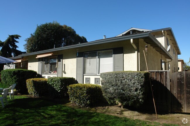 Primary Photo - 1369 Lexington Dr