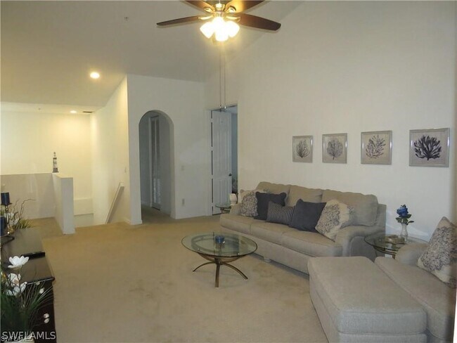 Building Photo - 1305 Mariposa Cir