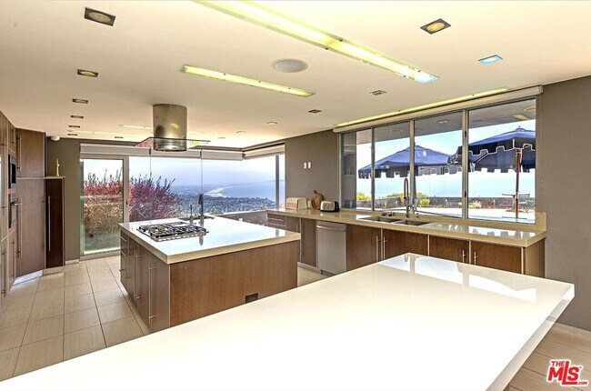 Building Photo - 16722 Charmel Ln