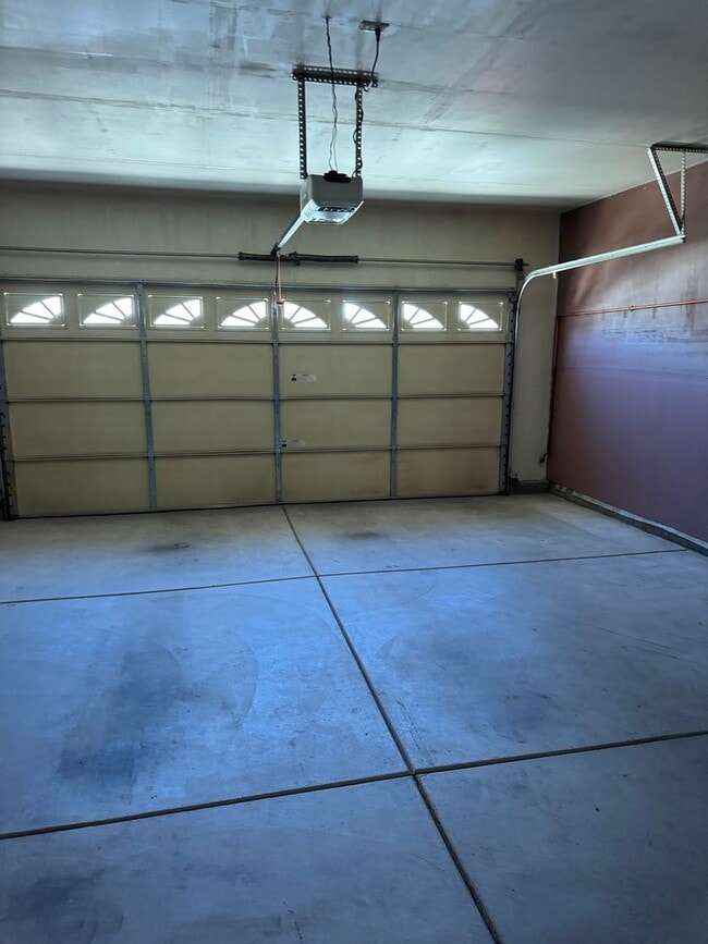 Building Photo - Nice Home Located in 55 and Over Community!