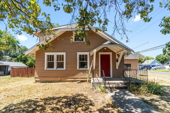 Building Photo - Single Family Home on Spokanes North Side!!