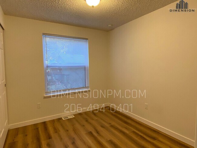 Building Photo - Covington Gem – Spacious 4BR/2BA Remodeled Home!