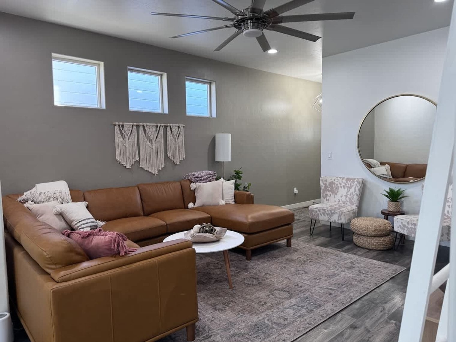 Building Photo - 2092 W Bella Ln