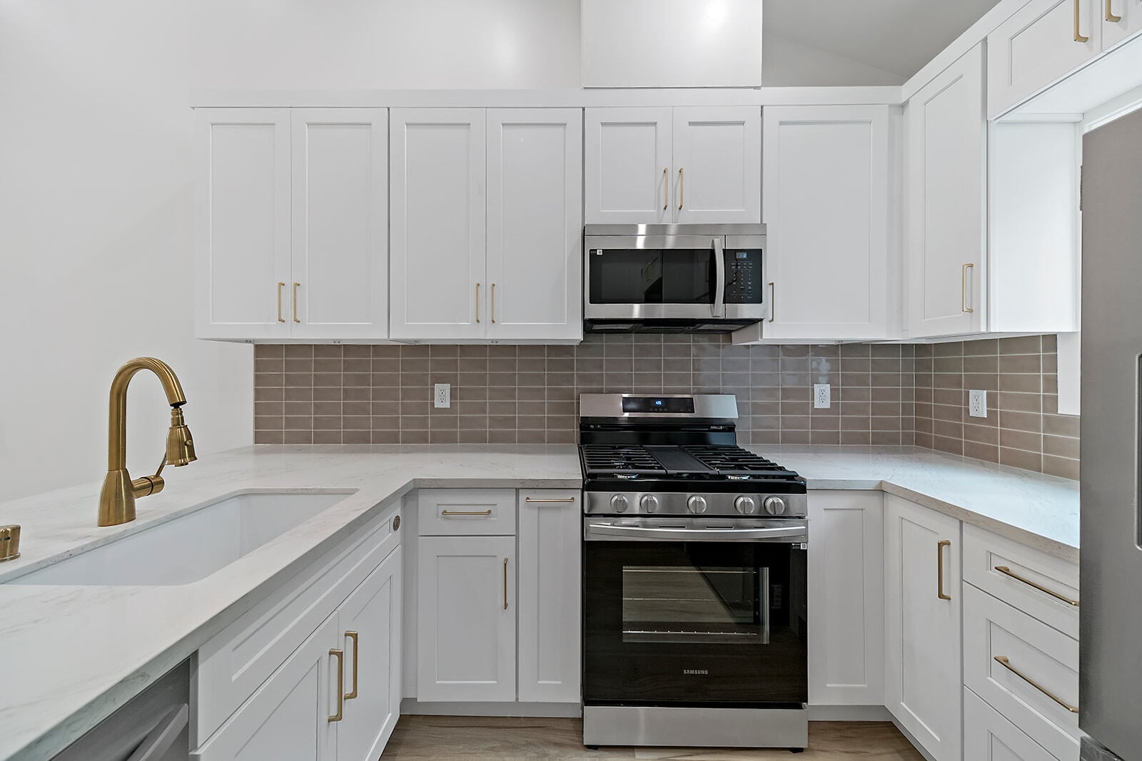 2618 1/2 - 2616 Glendale Blvd