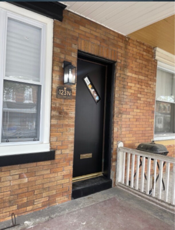 Building Photo - 123 N 53rd St