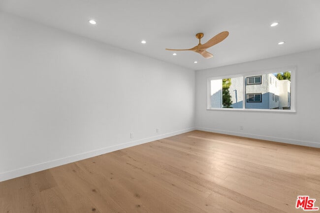 Building Photo - 1648 Palisades Dr